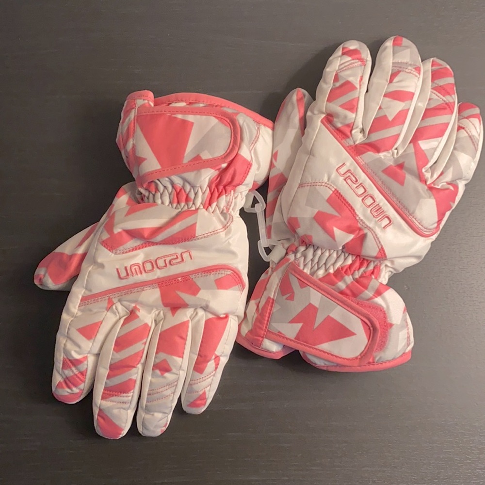 Pink and White Korean Snow Gloves